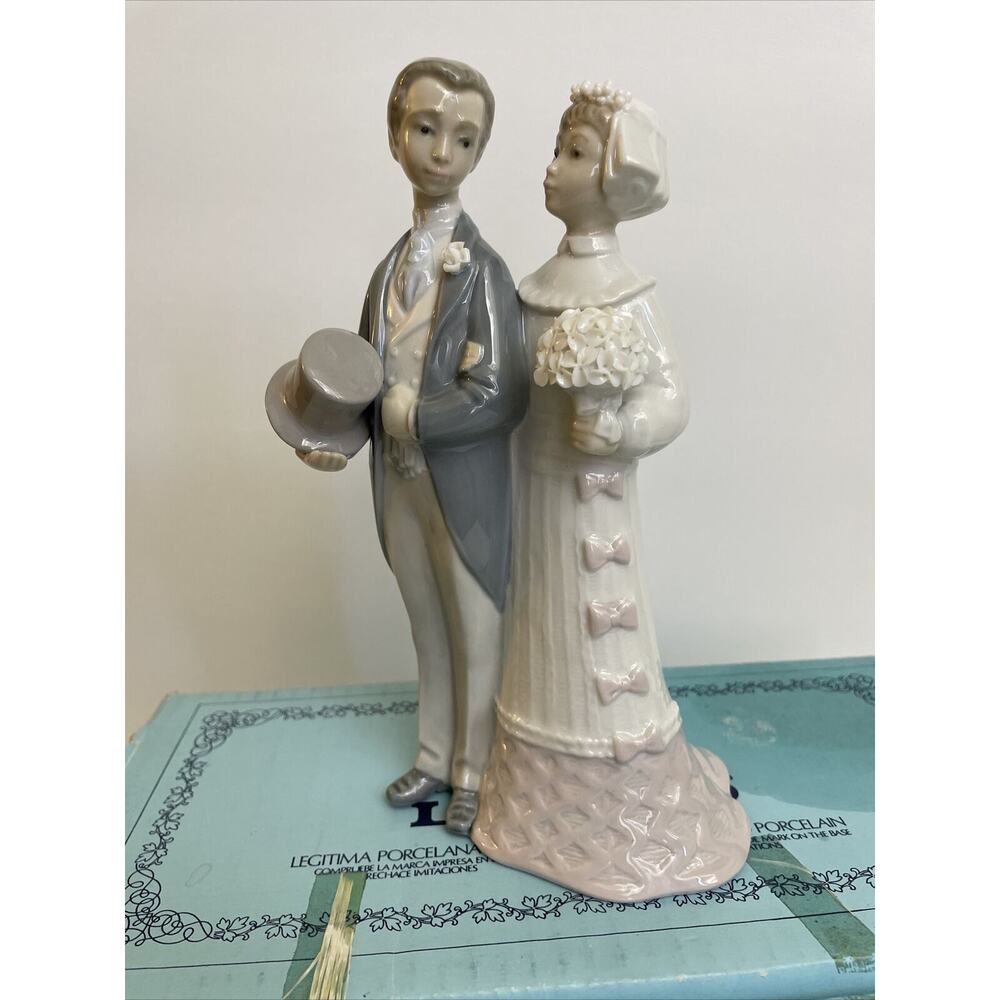 LLADRO Daisa Spain 4808 Bride & Groom Porcelain figure 7.75" Wedding Day